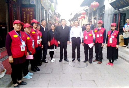 中消协副秘书长栗元广对淄博集贸市场进行调研
